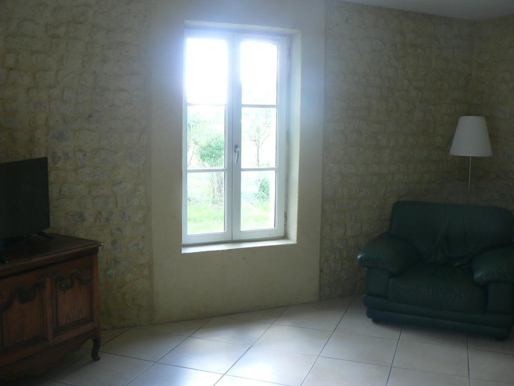 Gite De L'AureTrevieres エクステリア 写真